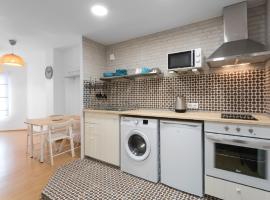 Flat near the beach and center of Tossa de Mar "Sol"