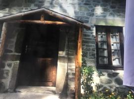 Woodland Cottage, hotell i Faux-la-Montagne