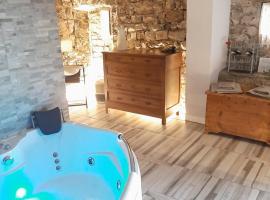 La grotta dell'Antica Calvasino - Jacuzzi, B&B in Lezzeno