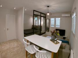 Renovated apartment in Kifissia Center near Metro G25 – hotel w Atenach
