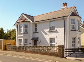 Carriers Cottage, Isle of Wight, holiday home in Shanklin
