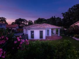 Studio Nathalie et Sebastien، فندق في La Brede