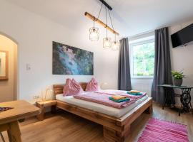 Freelife Guesthouse, hostel σε Grossreifling