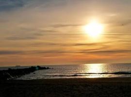 Apartamento estudio en playa Puig, hotel in Valencia