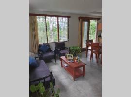 The Calm House, Hotel in Turrialba