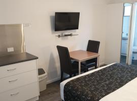 Budget on the Lake, pet-friendly hotel in Hamilton
