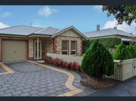 Victor Central Cottage Perfect Location, vacation home in Victor Harbor