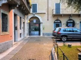 CASTLE VIEW LODGE intero appartamento Verona centro storico, hotel u Veroni
