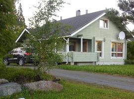 Cottage Nuppulanranta, hotel amb aparcament a Jämsä