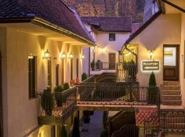 Drachenhaus: Braşov şehrinde bir otel