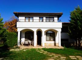 Вила Бел Тауър - Villa Bell Tower, hotel in Balchik