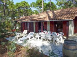 Holiday Home Les Sylvaines by Interhome, hotel in Carcans