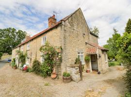 School House Cottage, hotel with parking in York