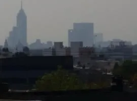 cuarto básico compartido