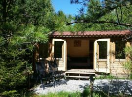 Cozy Lodge near Brattforsheden nature reserve, hotel v destinaci Filipstad