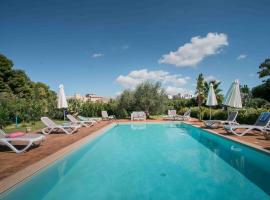 Pietre Rosse Sicule - case vacanze Elena e Marta, Hotel mit Pools in Montevago