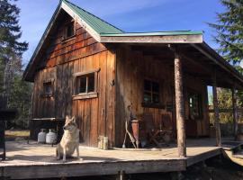 Maple Heart Ranch, מלון עם חניה בShawnigan Lake