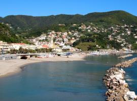 Piccolo Hotel, hotel in Moneglia