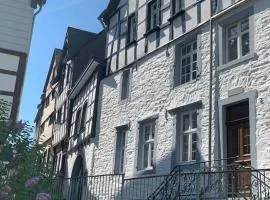 Manoir -1654- historisch schlafen in Monschaus Altstadt