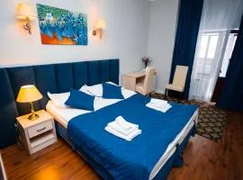 Aruna Hotel