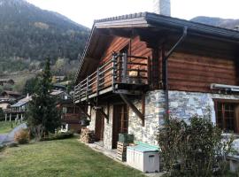 Chalet Edelweiss - Verbier, Mountain Views, Jacuzzi!, hotel med parkering i Vollèges