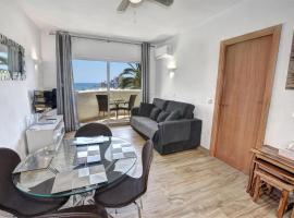 Benal Beach, Luxury Sea & Mountain View Beachside 1 Bedroom Apartment, resort a Benalmádena