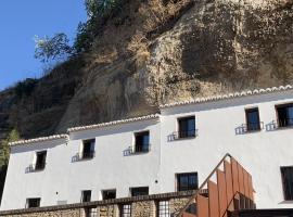 Apartamentos3Cuevas, departamento en Setenil de las Bodegas