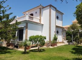 Casa con jardín en la playa, Hotel in Mazagón