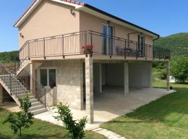 Apartments Raskovic I, hotel en Radanovići