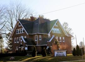 Iowa House Historic Inn, hotell i nærheten av Jack Trice Stadium i Ames