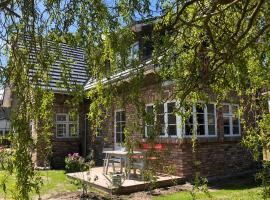 Katjas Kate Gartenwohnung، فندق في بريرو