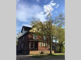 Falls Retreat - Walk to the Falls, the Casino and all Downtown Restaurants - Across from the Aquarium