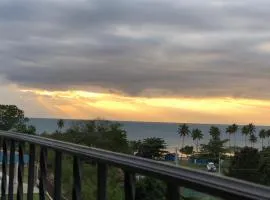 Stunning Sunset View, Walking distance to private beach