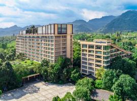Howard Johnson Conference Resort Chengdu, hotel cerca de Monte Qingcheng, Dujiangyan