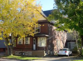 Great Gorge Guesthouse - Walk to the Falls, the Casino and all Downtown Restaurants - Across from the Aquarium, Pension in Niagarafälle