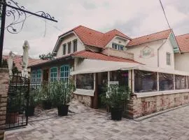 Ötösfogat Panzió