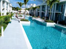 Casa em condomínio fechado-Arraial D'ajuda-Alto da Pitinga、アライアル・ダジュダのホテル