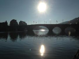 La Valse Lente, alojamiento en un barco en Namur