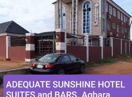 ADEQUATE SUNSHINE HOTEL, ξενοδοχείο σε Idain Isaga