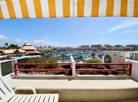 Home Out Luxury Marina Apartment - 2 Bedrooms Sea View、ヴィラモウラのホテル