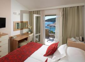 Hotel Fortuna, hotell i Hvar