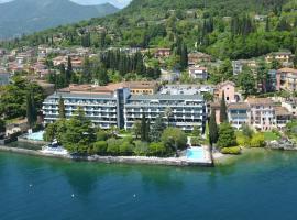 Appartamento direttamente a lago - Ben Approved, hotel with pools in Salò