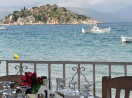 Hotel Aris, hotel di Tolo