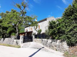 Villa Kozljak, for 10 people, pool – hotel w mieście Kozljak