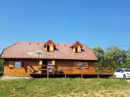 Nature house with amazing view – hotel w mieście Petrinja