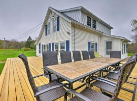 Sea Rose Cottage, hotel near Knox County Regional - RKD, 