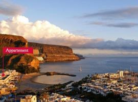 Charmante Wohnung direkt am Meer, kostenloses WLAN, hotel a Puerto de Mog&aacute;n