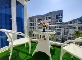 Grand Avenue Soi Buakhao By Daisy