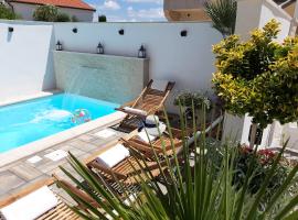 Bella Apartments, hotel em Vir