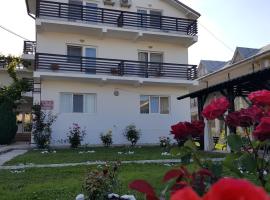 Vila Trandafirilor Costinești, hotel din apropiere 
 de Epava Evangelia Costinesti, Costineşti